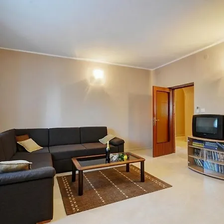 With Parking Space Valbandon, - 23745 Appartement