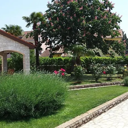 With Parking Space Valbandon, - 23745 Appartement Fažana
