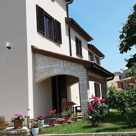 Appartement With Parking Space Valbandon, - 23745 *