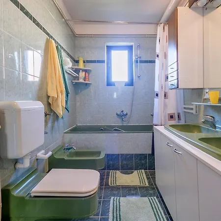 Appartement With Parking Space Valbandon, - 23745 Fažana