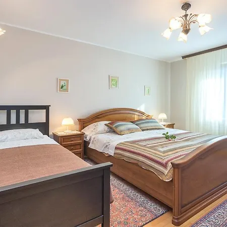With Parking Space Valbandon, - 23745