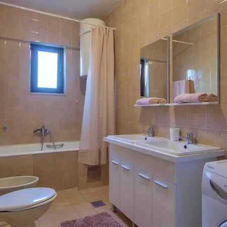 With Parking Space Valbandon, - 23745 Appartement