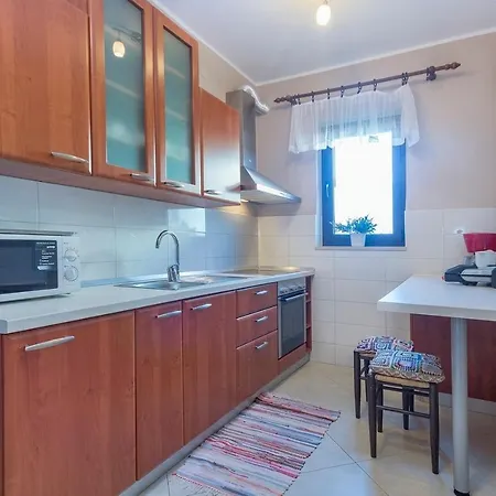 With Parking Space Valbandon, - 23745 Appartement Fažana