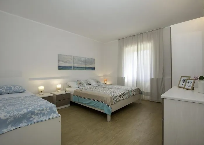 Διαμέρισμα With Parking Space Valbandon, - 23745