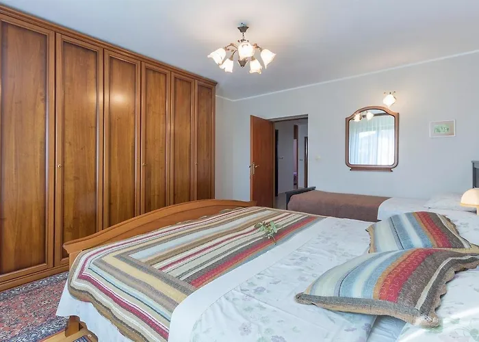 With Parking Space Valbandon, - 23745 *