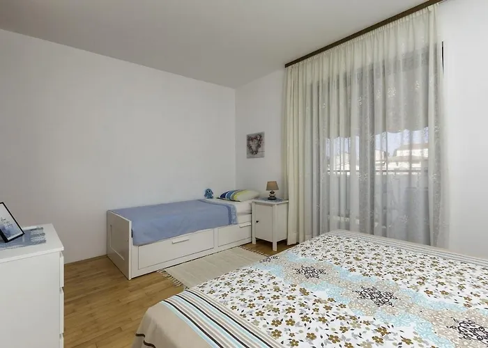 With Parking Space Valbandon, - 23745