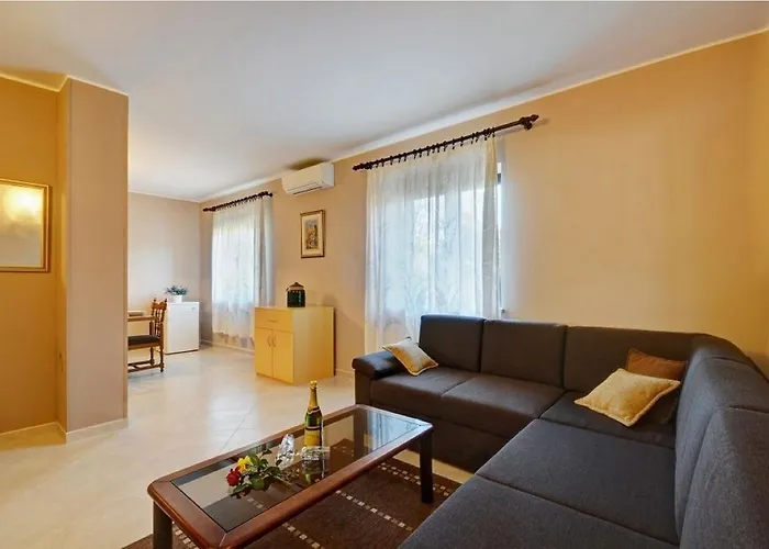 With Parking Space Valbandon, - 23745 Διαμέρισμα *