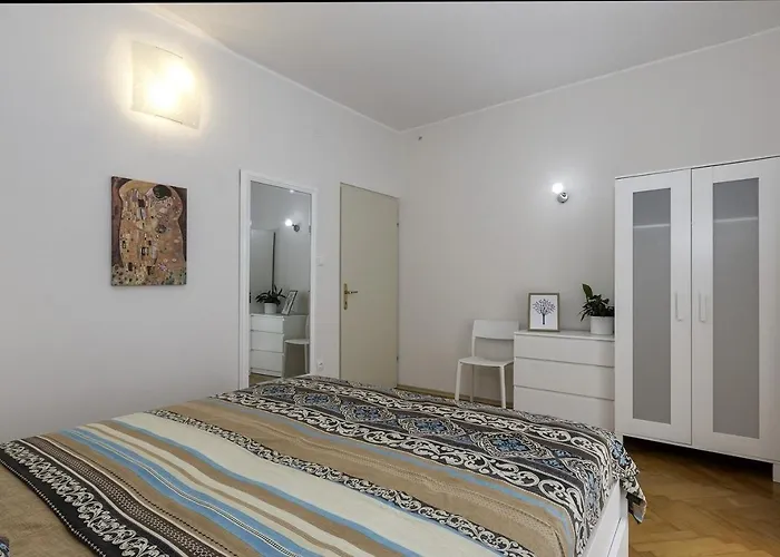 With Parking Space Valbandon, - 23745 *