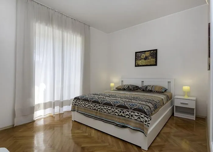 With Parking Space Valbandon, - 23745 Διαμέρισμα *