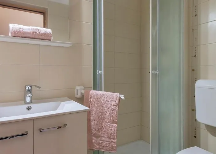 With Parking Space Valbandon, - 23745 Διαμέρισμα